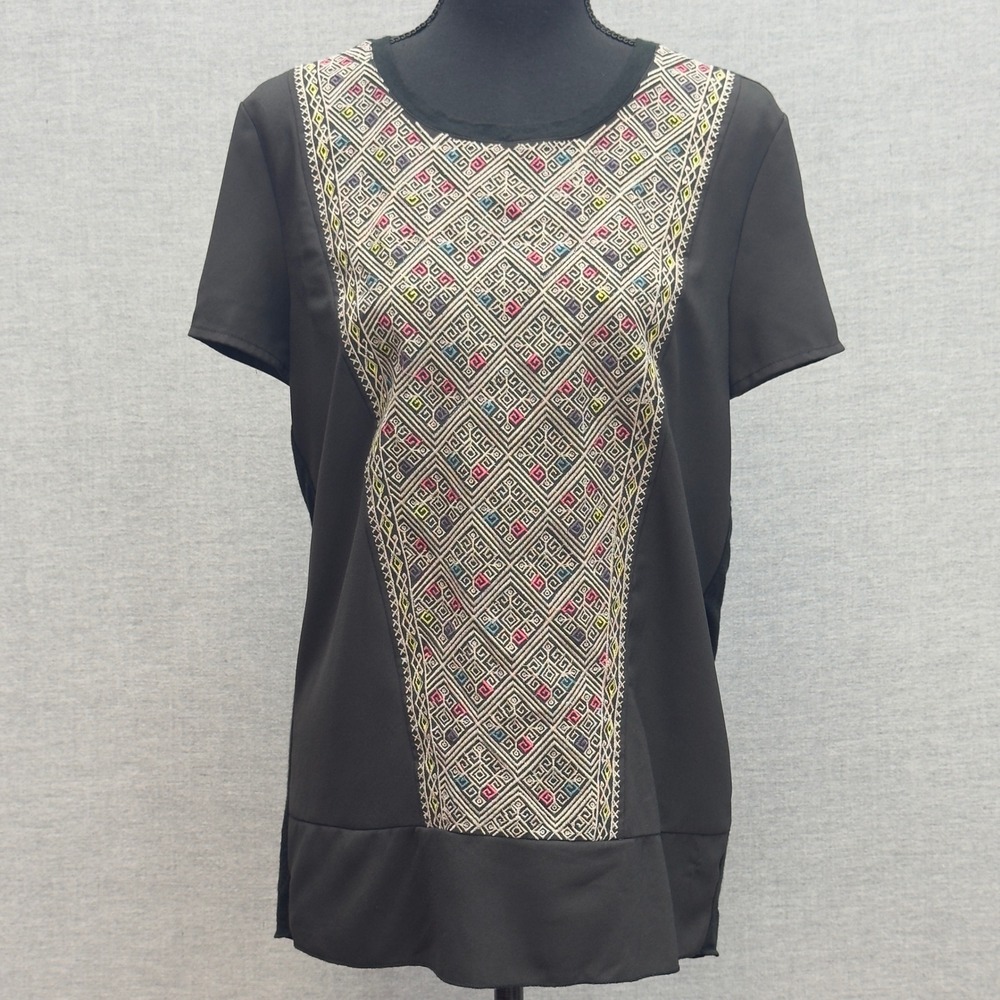 THML Black Short Sleeve Top Geometric Embroidered Panel Size M‎